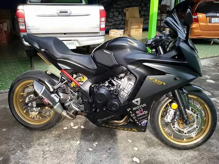 Honda cbr 650f độ đẹp cùng nhiều đồ chơi hiệu tại thailan