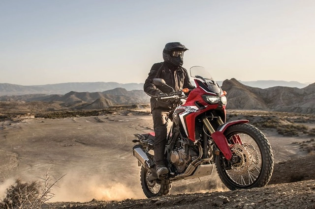 Honda crf1000l africa twin 2016 tuyên chiến các đối thủ adventure