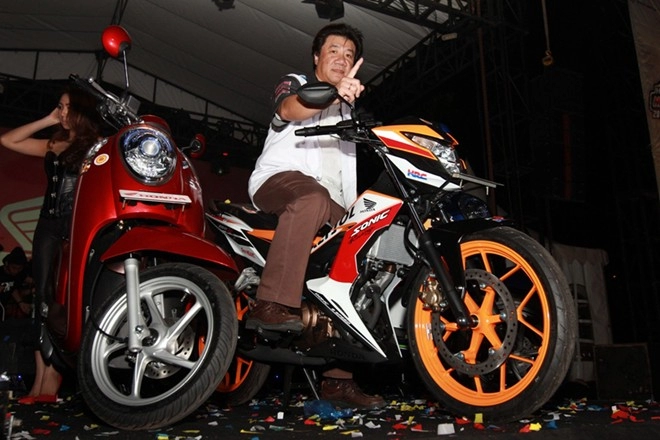 Honda sonic 150r phiên bản repsol có giá hơn 36 triệu đồng