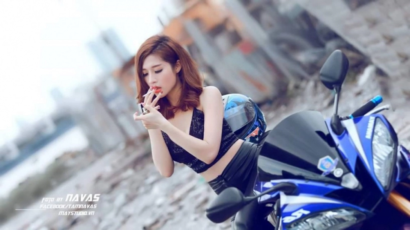 Hot girl xinh đẹp cá tính bên chiếc sportbike thần thánh yamaha r6