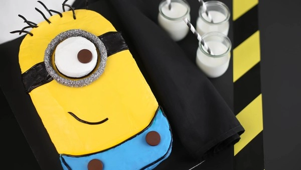 Hướng dẫn trang trí bánh kem hình minion cực cute