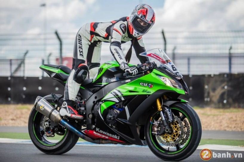 Kawasaki ninja zx-10r độ chất lừ bên nữ quái xế xinh đẹp