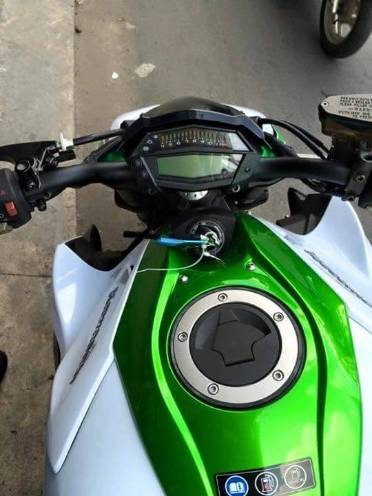 Kawasaki z1000 2016 phiên bản trắng ngọc stardust đã có mặt tại việt nam