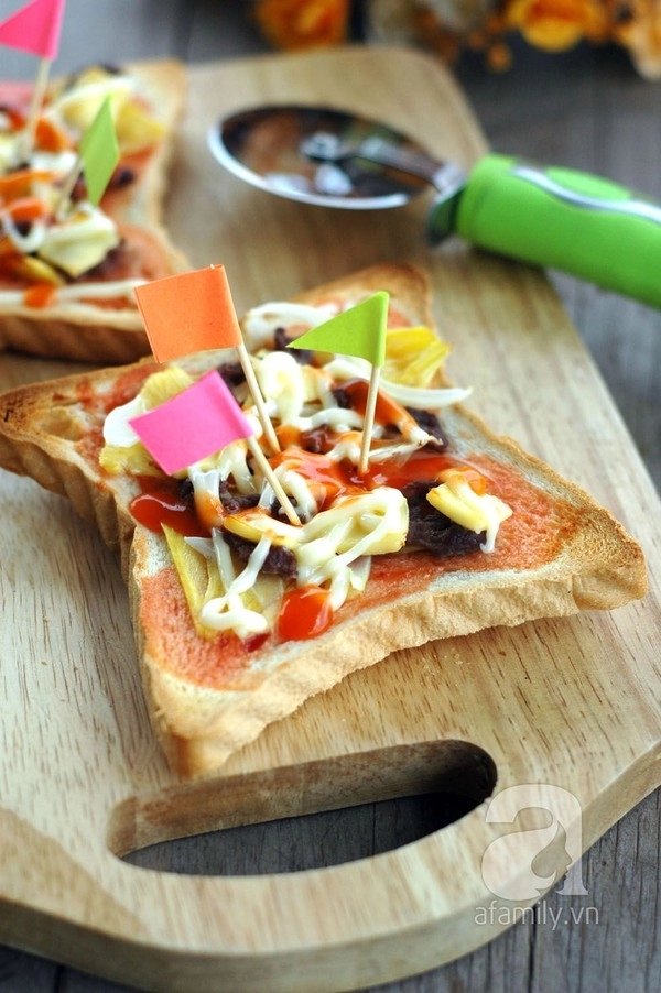 Làm bánh pizza cho bữa sáng chỉ với 10 phút