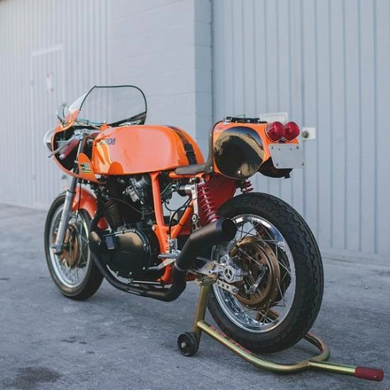 Laverda sf2 mẫu cafe racer cực kì hiếm hoi