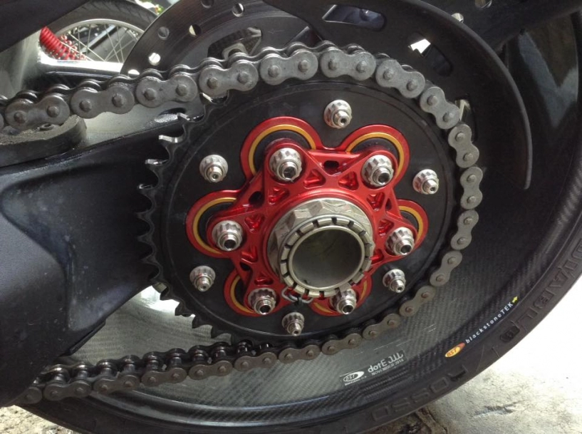 Lộ diện 1 em ducati diavel full hàng hiệu