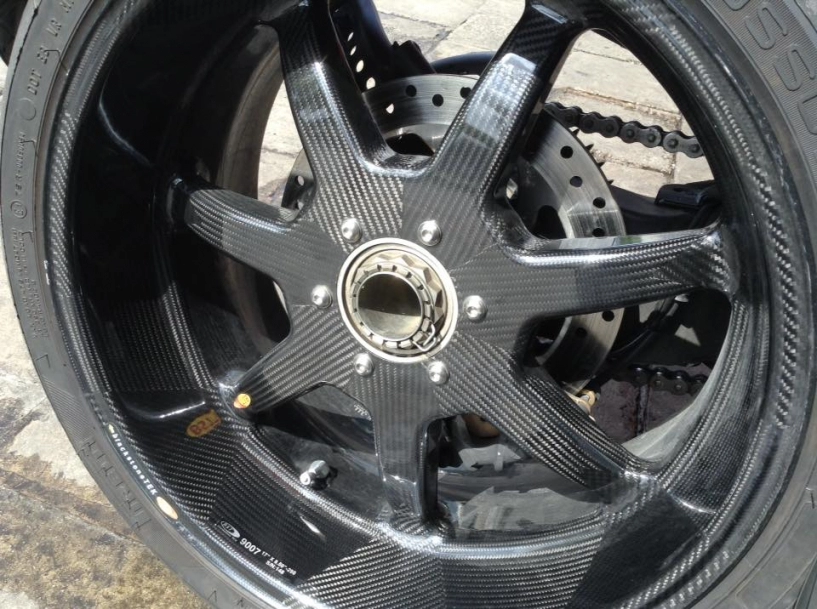Lộ diện 1 em ducati diavel full hàng hiệu