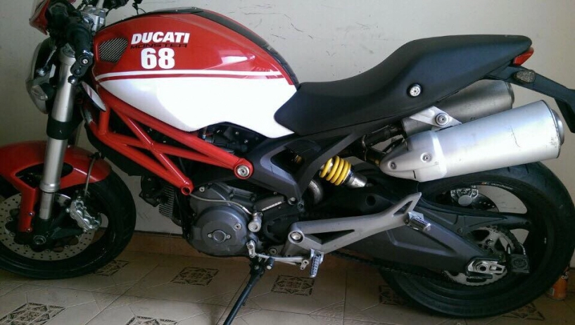 Loạt ảnh ducati 696 2010 bản italy độ pô sc made in italy hàng xịn full cổ