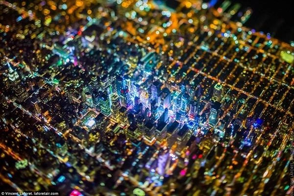 Ngắm các thành phố lớn rực ánh đèn từ độ cao 2000m