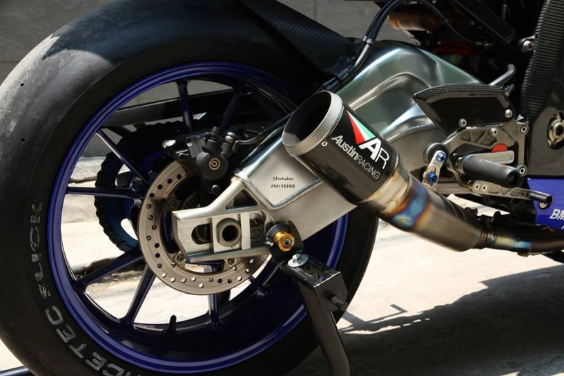 Ngắm chiếc bmw s1000rr hqcn đầy đồ chơi hàng hiệu