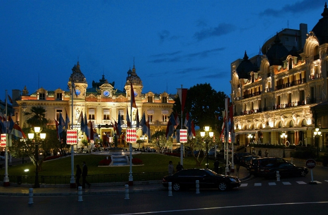 Ngày cuối tuần du lịch cùng giới thượng lưu ở monaco