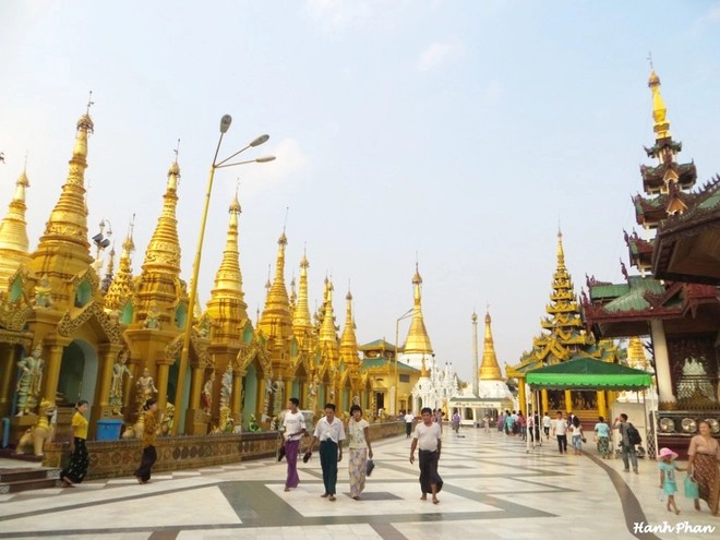 Ngôi chùa dát 90 tấn vàng và hàng nghìn viên kim cương ở myanmar