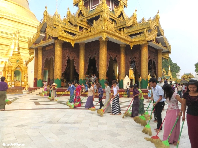 Ngôi chùa dát 90 tấn vàng và hàng nghìn viên kim cương ở myanmar