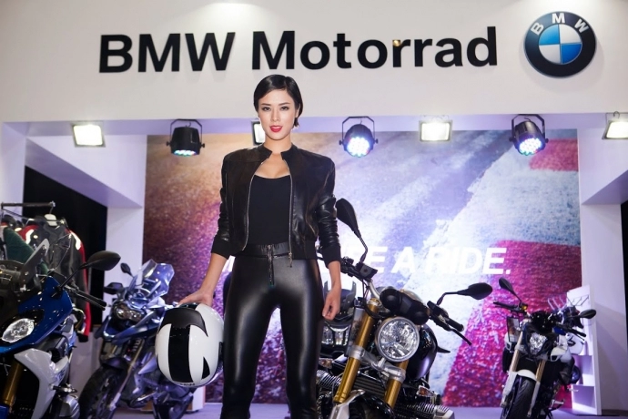 Người đẹp việt đọ dáng cùng các chiến binh bmw motorrad