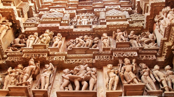 Những bức tượng phòng the trong đền ấn độ