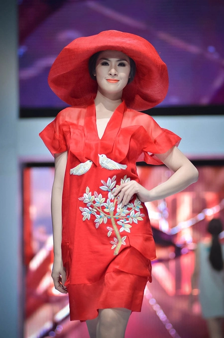 Những trang phục ứng dụng đẹp nhất vietnam fashion week