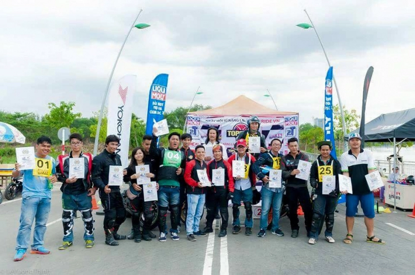 Nữ biker đầu tiên giành giải nhất phẩn khúc á trong cuộc thi gymkhana