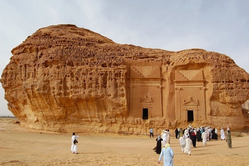 Qasr al farid lâu đài cô đơn giữa sa mạc