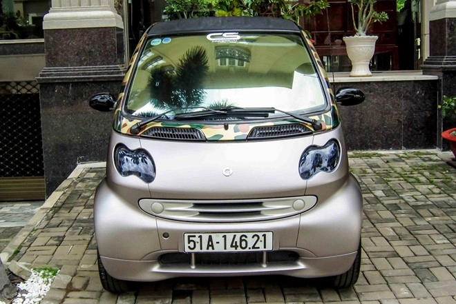 Smart fortwo độ họa tiết camo độc đáo ở sài gòn