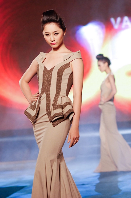 Thiết kế tại vietnam fashion week ngày 612