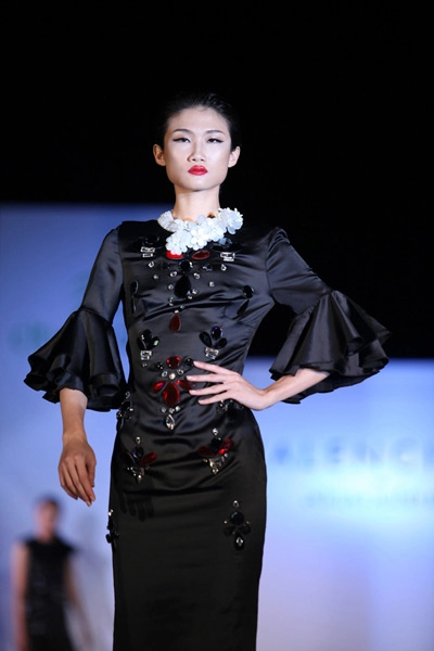 Top model hội ngộ trên sàn catwalk