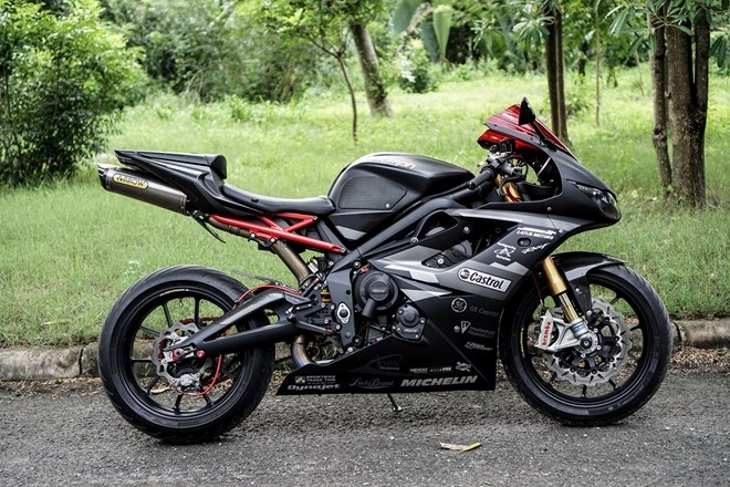 Triumph daytona 675r sơn dào áo lamborghini cùng nhiều đồ chơi chất