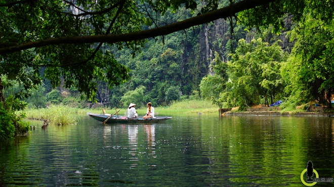 Về tam cốc mùa lúa