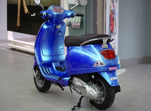 Vespa lx với màu sắc đẹp lung linh