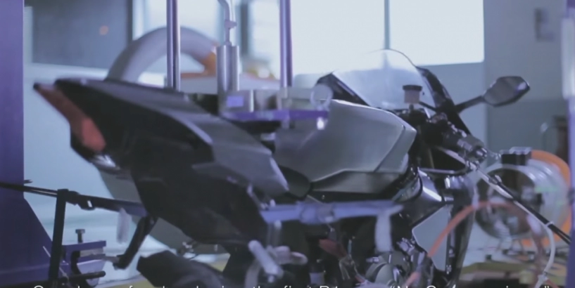 Yamaha r1 2015 được sinh ra như thế nào