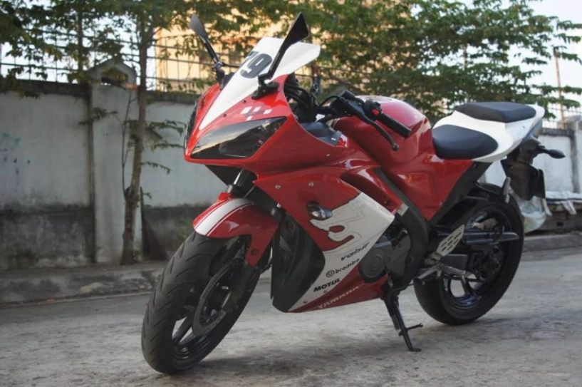 Yamaha r15 độ siêu độc với dàn đuôi của honda cbr600