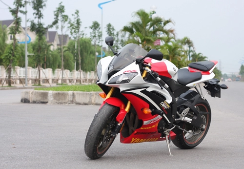 Yamaha r6 ngựa hoang khó cầm cương