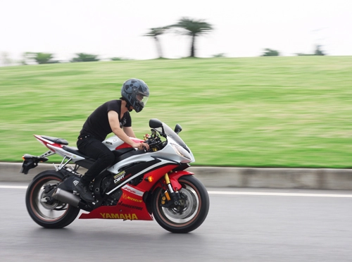 Yamaha r6 ngựa hoang khó cầm cương