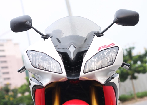 Yamaha r6 ngựa hoang khó cầm cương