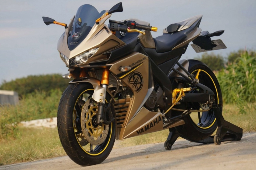 Yamaha v-ixion độ hầm hố với phong cách sportbike