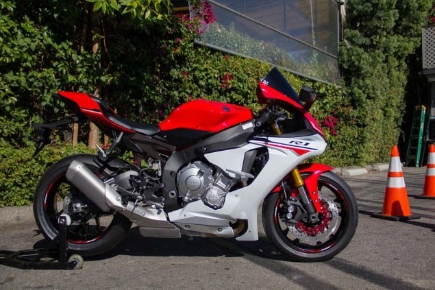 Yếu tố gì khiến yamaha r1 2015 được săn đón