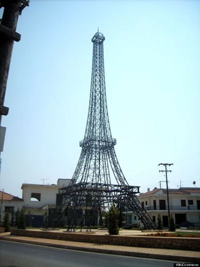 9 bản sao của tháp eiffel