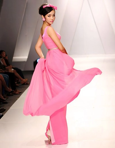 Bảo anh thử sức trên sàn catwalk