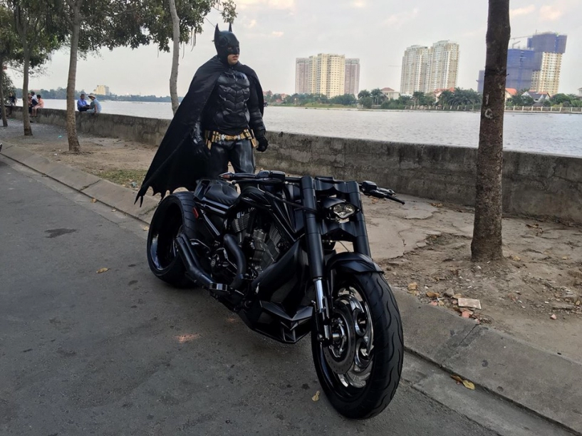 Batman phiên bản việt xuất hiện trên đường phố sài gòn 