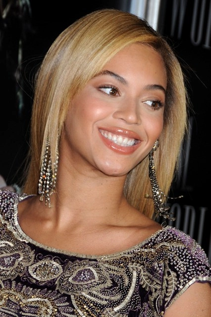 Beyonce biến hóa mái tóc theo thời gian