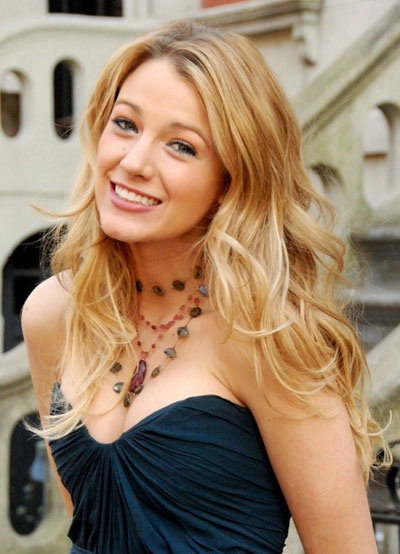 Blake lively học bí quyết làm đẹp từ mẹ