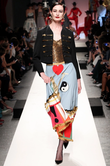 Bộ sưu tập xuân hè 2014 của moschino