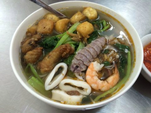 Bún chả chan bánh canh ghẹ phố mai hắc đế