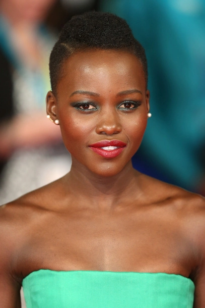 Các kiểu tóc phá cách của lupita nyongo