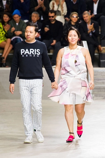 Các nhà thiết kế đọ gu thời trang trên catwalk