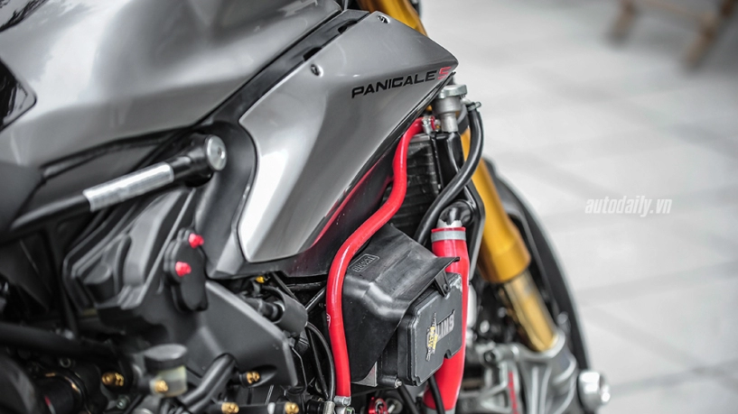 Cận cảnh ducati 1199 panigale s độ cafe racer độc đáo tại hà nội