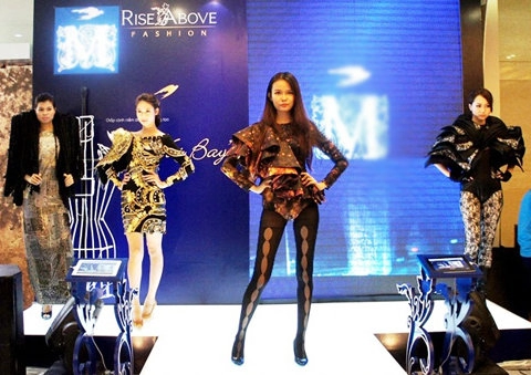 Công trí khen ngợi thí sinh rise above fashion 2012