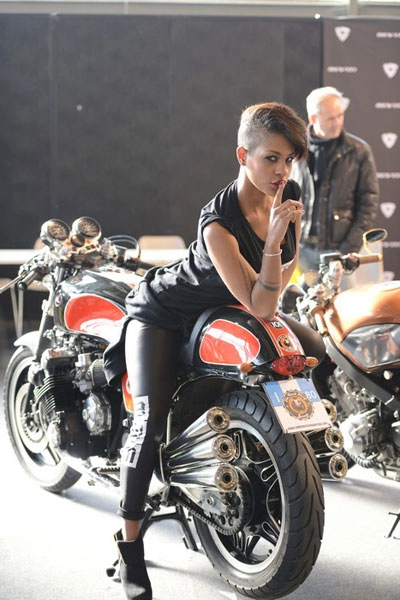 Dàn người đẹp hội tụ tại triễn lãm motor bike expo 2015 tại ý