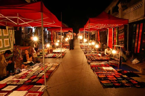 Đi chợ ba phiên ở luang prabang