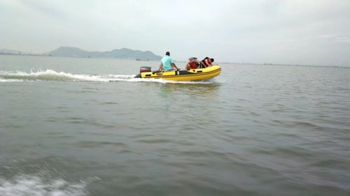 Đi chơi bằng xuồng hơi sở thích mới của nhiều phượt thủ