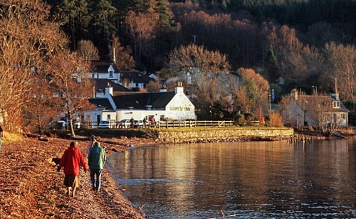 Điểm săn quái vật hồ loch ness được rao bán